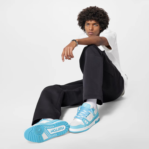 Louis Vuitton Sky Blue Empreinte White Leather Low Trainer Sneaker UK 9 US 10 11 - Picture 3 of 16